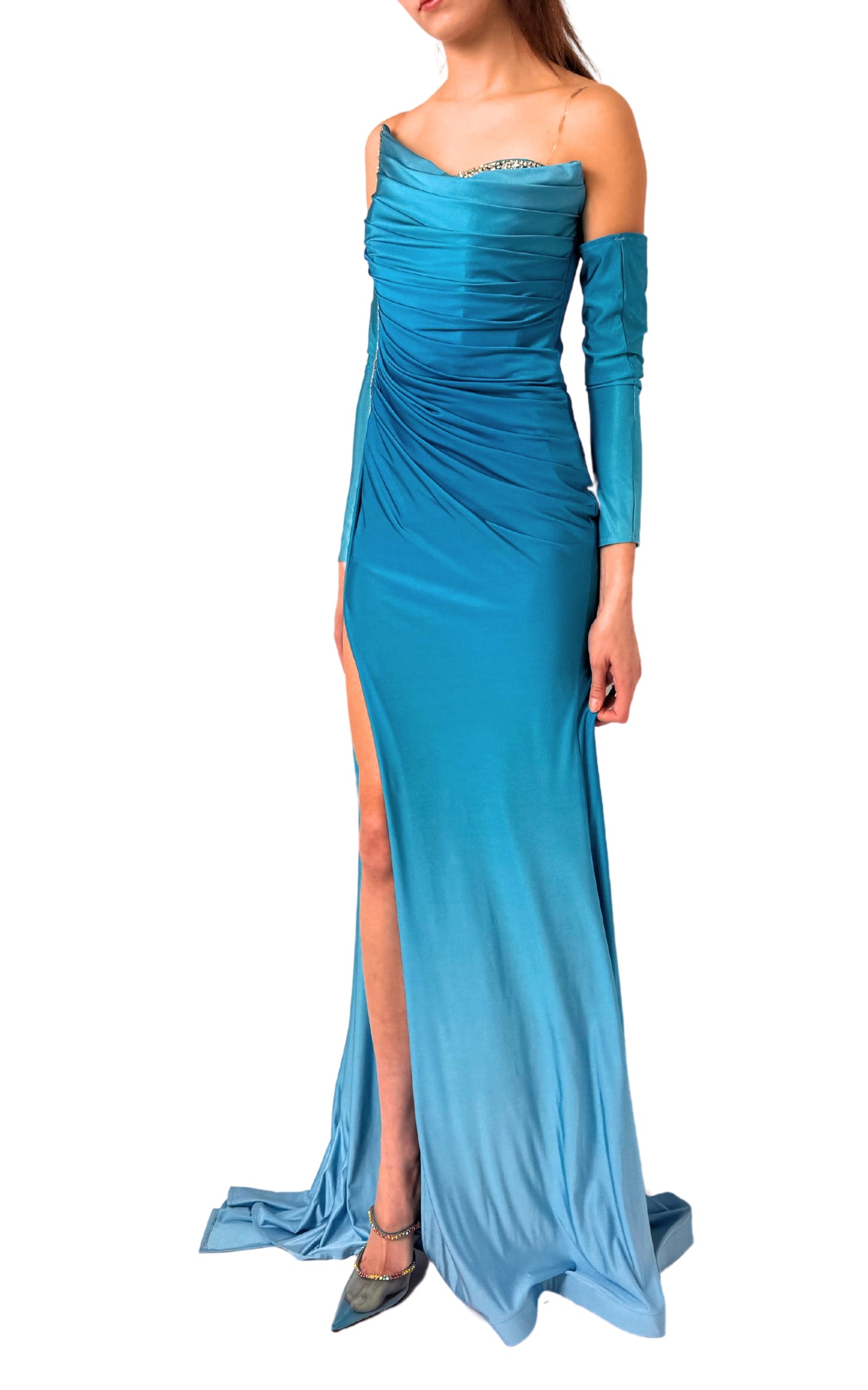 Blaues Ombré-Kleid mit Strassverzierung